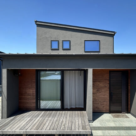【築浅中古戸建】中央区白羽町　3800万円（木造２階建｜3LDK+S｜土地61.38坪、建物32.18坪）