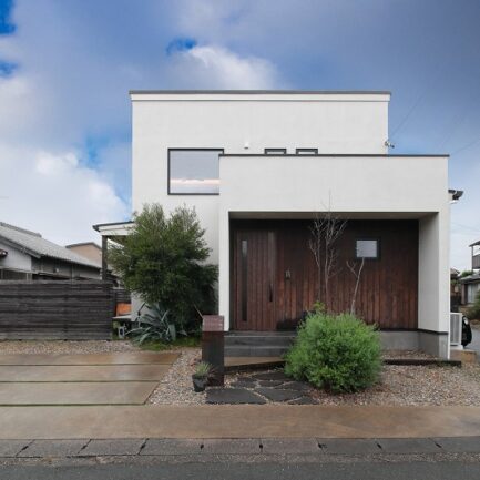 【築浅中古戸建】中古戸建　南区瓜内町　3980万円（木造２階建｜2LDK｜土地60.71坪、建物32.18坪）