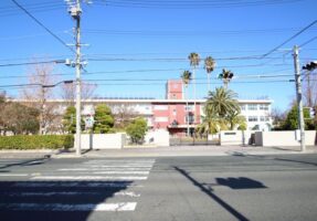 附属浜松小学校まで700m　徒歩9分