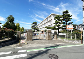 笠井小学校：徒歩8分（586ｍ）