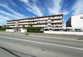 笠井中学校：徒歩6分